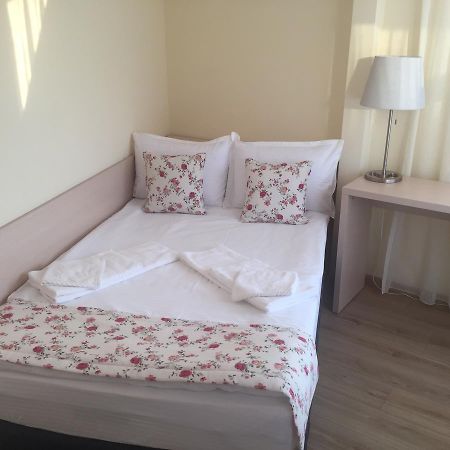 Luxury Apartments Burgas Bagian luar foto