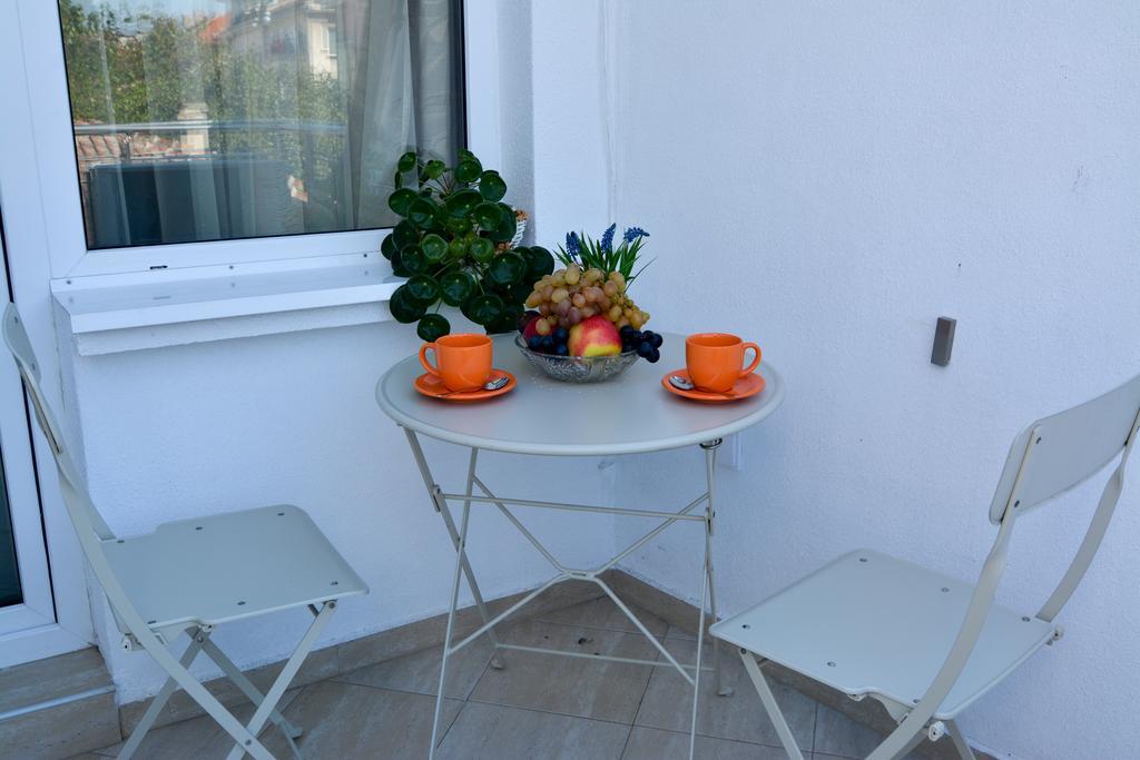 Luxury Apartments Burgas Bagian luar foto