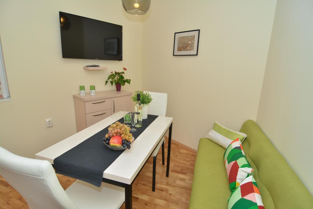 Luxury Apartments Burgas Bagian luar foto