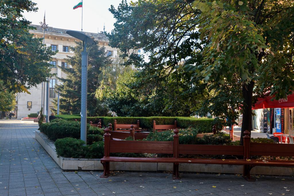 Luxury Apartments Burgas Bagian luar foto