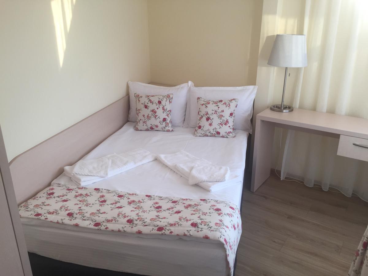 Luxury Apartments Burgas Bagian luar foto